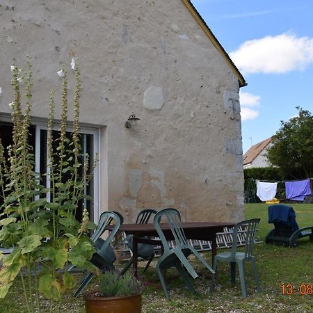 Au Calme Bed & Breakfast Houssay  Exterior photo